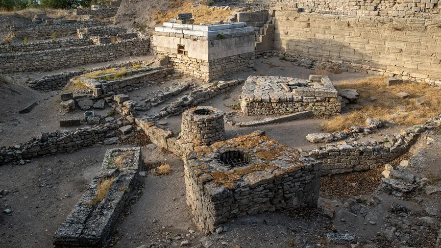 2-Day Route Through the Archaeological Site of Troy and Apollon Smintheion